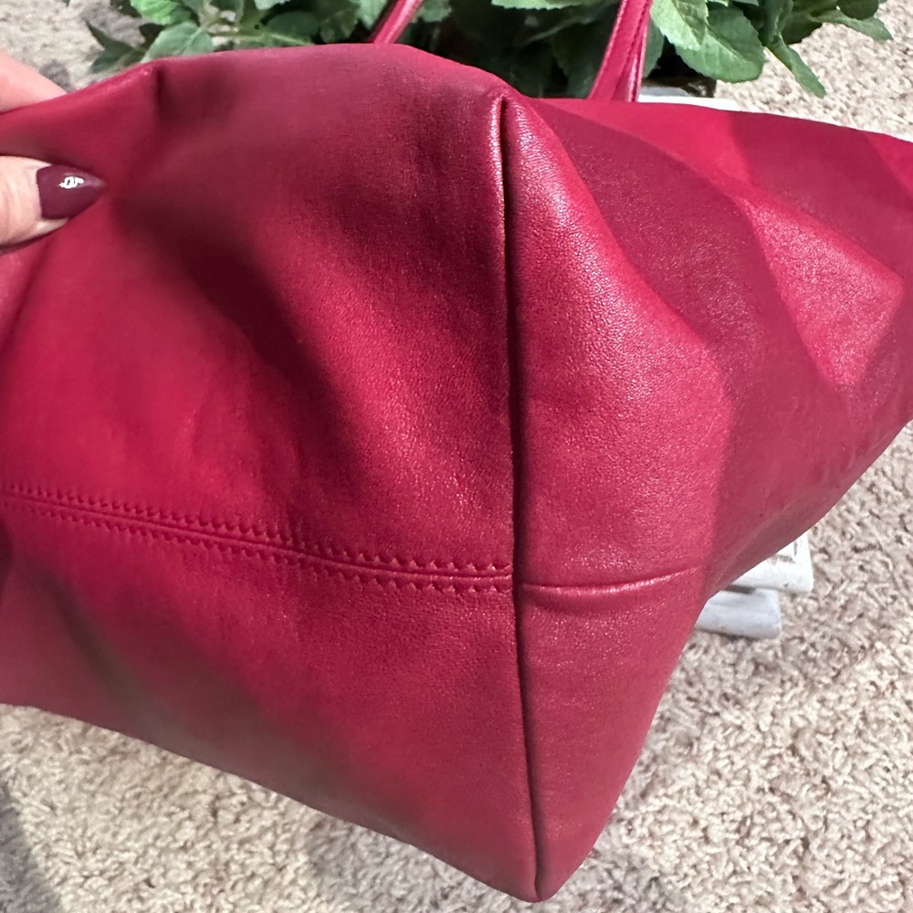 Loewe Vibrant Red Leather Tote - Picture 8 of 16